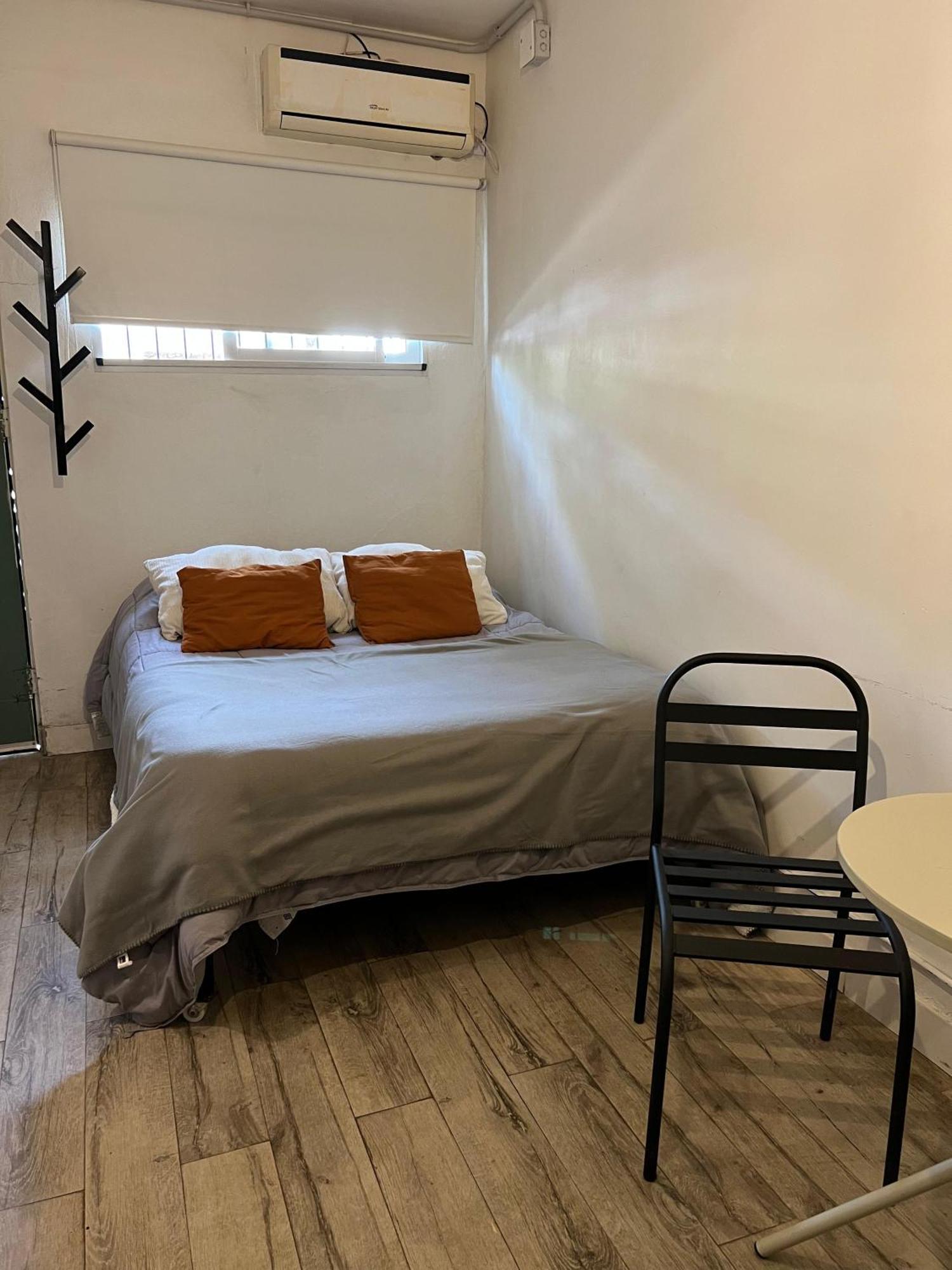 Monoambiente En Zona Residencial Apartment Mendoza Room photo